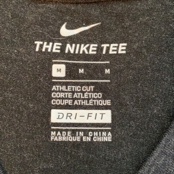 Men’s Medium Nike Dri Fit V neck t shirt - Picture 2 of 3